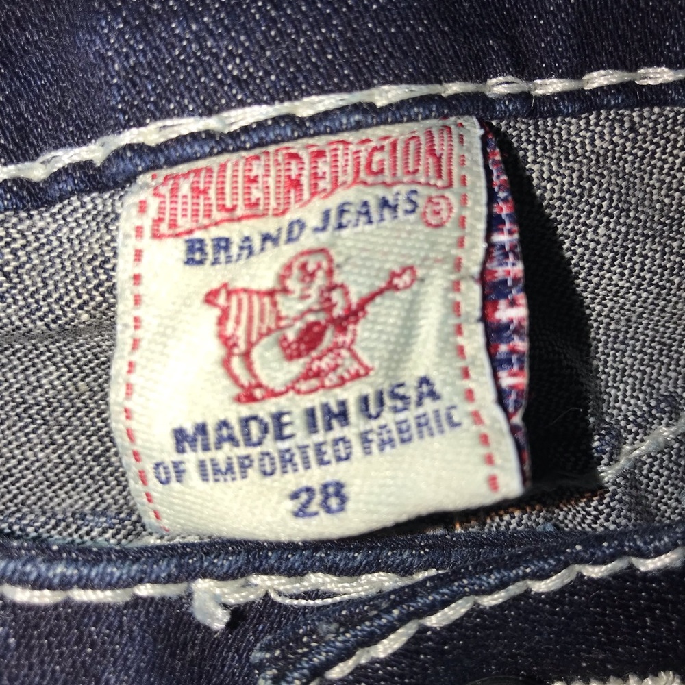 ⭐️True Religion DarkWash White Stitch Crystal (28) - Picture 4 of 8